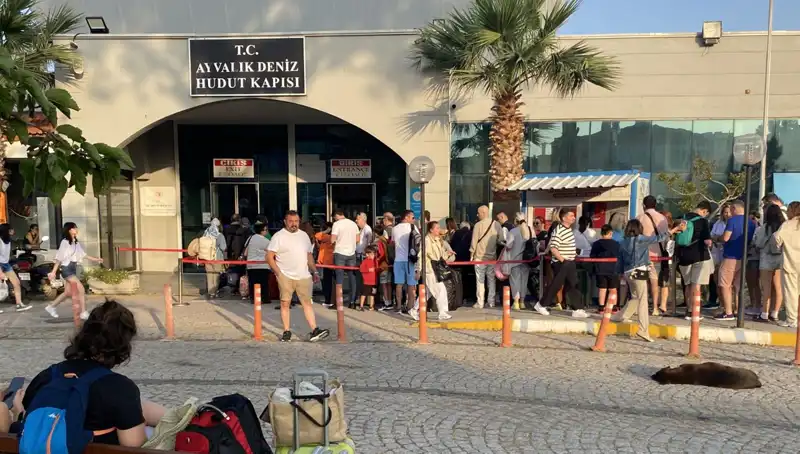 Bayramda Midilli Adası'na Akın Eden Tatilcilerin Sebepleri Neler?