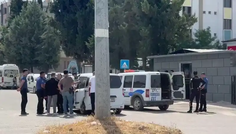 Adliye Önünde Patlayan Kavga: 5 Yaralı, 7 Gözaltı Alındı!