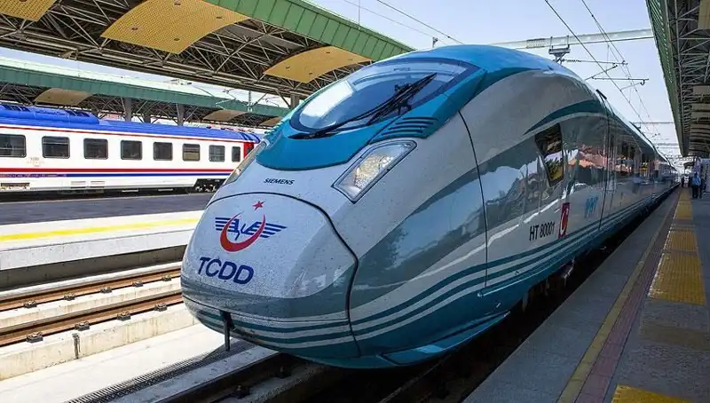 Türkiye Cumhuriyeti Devlet Demiryolları, Tren Makinisti Alımıyla Gençlere İstihdam Fırsatı Sunuyor