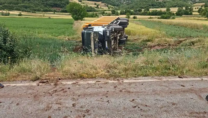Tokat’ta Devrilen Kamyon Trafiği Sarsarak Hayatını Kaybeden Şoförün Korkunç Kazasını Açıkladı