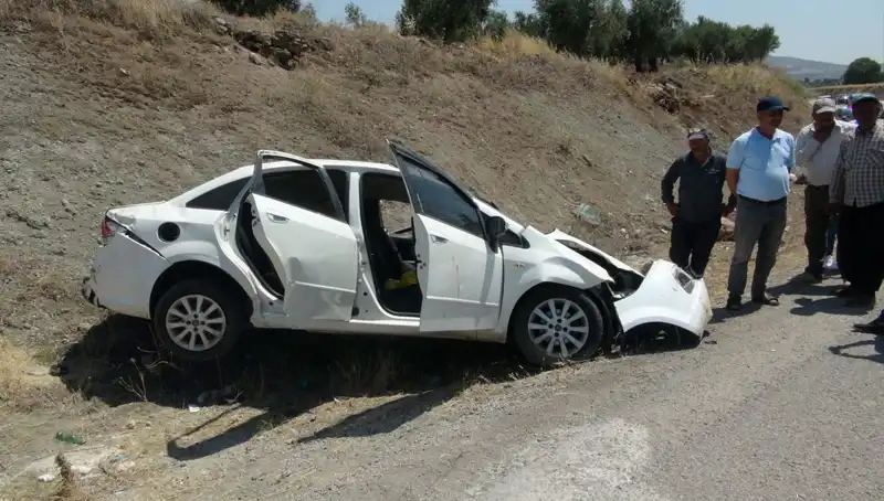 Kilis’te Trafik Kazası: İki Otomobil Çarpıştı, Yaralılar Hastaneye Kaldırıldı