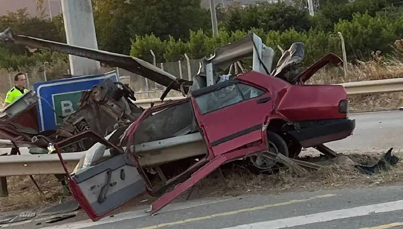 Hurdaya Dönüşen Araçtan Fırlayan Genç Hayatını Kaybetti