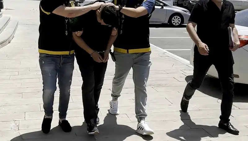Mezarlıkta Hırsızlık: Suçüstü Yakalanan Zanlı Şok Etkisi Yarattı