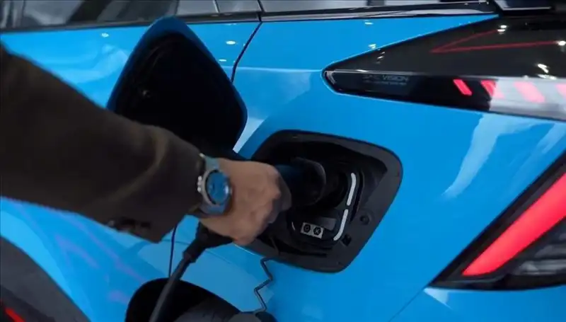 Türkiye'de Elektrikli Araç Şarj İstasyonu Sayısı 11 Bini Geçti: Dönüşüm Başladı!