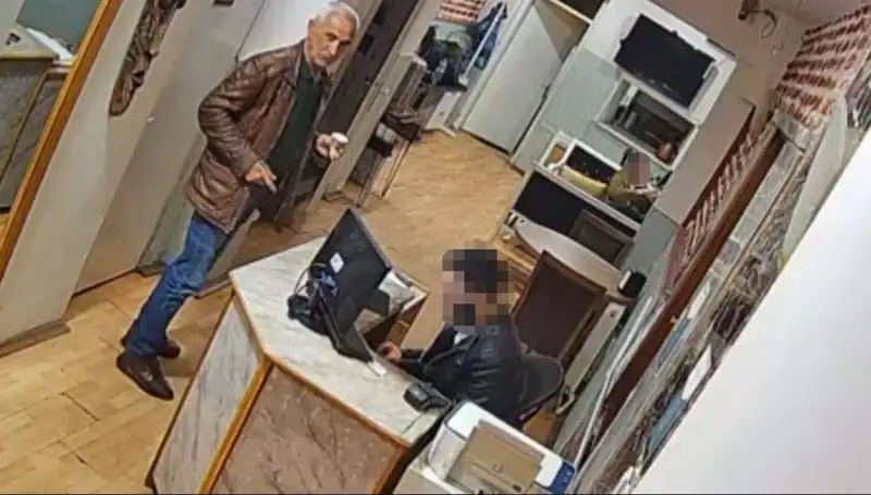 Özgür Özel'e Saldıran Selçuk Tengioğlu'nun Gözden Kaçan Son Görüntüleri