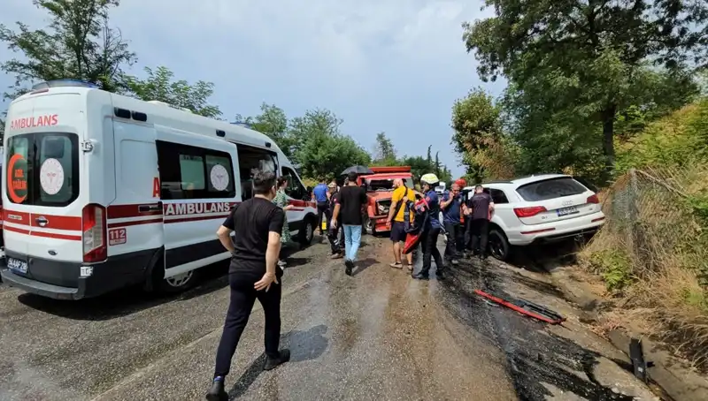 Sakarya'da Şok Edici Kaza: Kamyonet ve Cip Çarpıştı, Beş Yaralı!