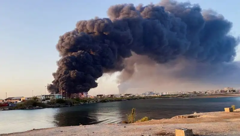 Port Sudan'da Şok Edici Patlamalar: Havalimanı ve Ordu Üssü Vuruldu!