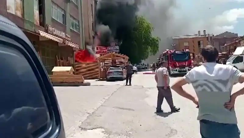 Ankara'da Yangın Felaketi: İş Yerleri Küller İçinde Kaldı