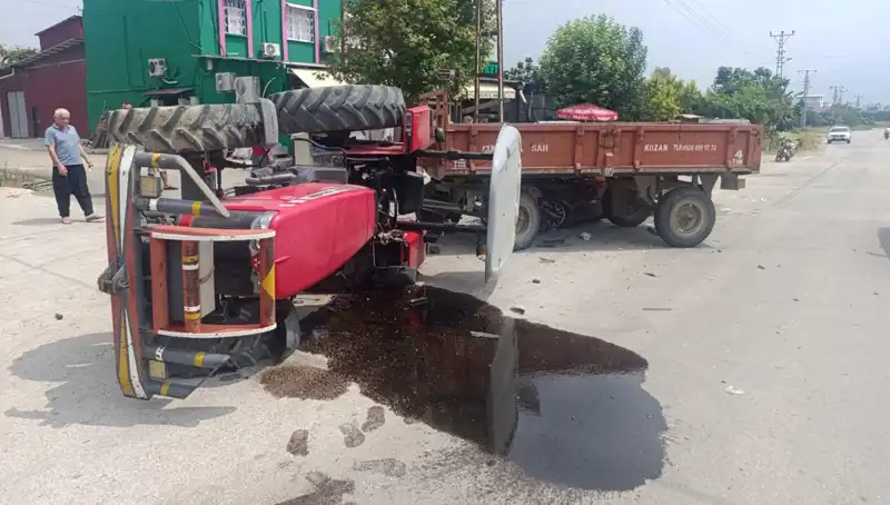 Otomobille Çarpışan Traktör Devrildi: Hayat Tehlikesi Geçiren İki Yaralı