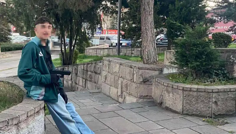 Yol Verme Kavgasında Kan Aktı: Üç Kardeş ve Baba Tutuklandı!