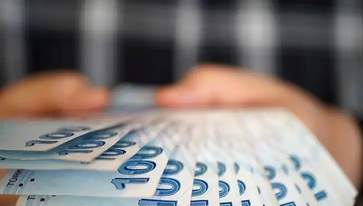 Emekli Promosyonları 2025: Bankalar Ne Kadar Ödeme Yapıyor?