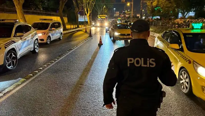 İstanbul'da "Huzur Uygulaması": 1011 Kişi Gözaltına Alındı