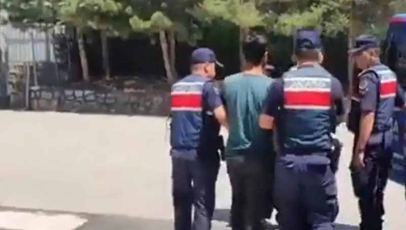 DAEŞ’e Yönelik 14 İl Genelinde Dev Operasyon: 26 Gözaltı Yapıldı