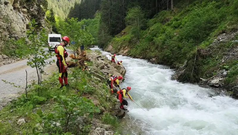 Trabzon’da Dereye Düşen Çocuğun Kayıp Arama Çalışmaları ve Baba Hakkında Gelişmeler