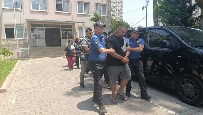 Adana'da Dolandırıcılık Şebekesine Baskın: 4 Kişi Tutuklandı!