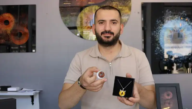 Işık ve Renk Fırtınası: Iritik İRİS Sanatından Eşsiz Tasarımlar