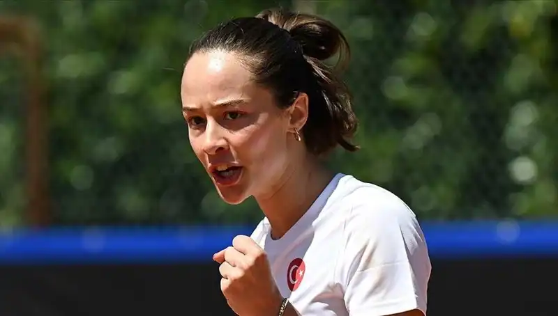 Milli Tenisçi Zeynep Sönmez, Turnuvayı Finalde Bırakmaktan Vazgeçmedi!