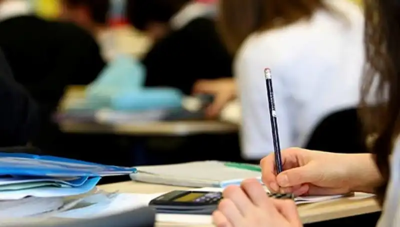 Üniversite Kontenjanlarında Düşüş: Gelecek Nesil Eğitimde Ne Olacak?