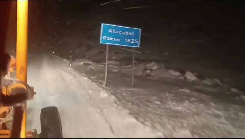 Antalya'da Kar Sürprizi: Kışın Güzellikleri Şehirde Karşılıyor