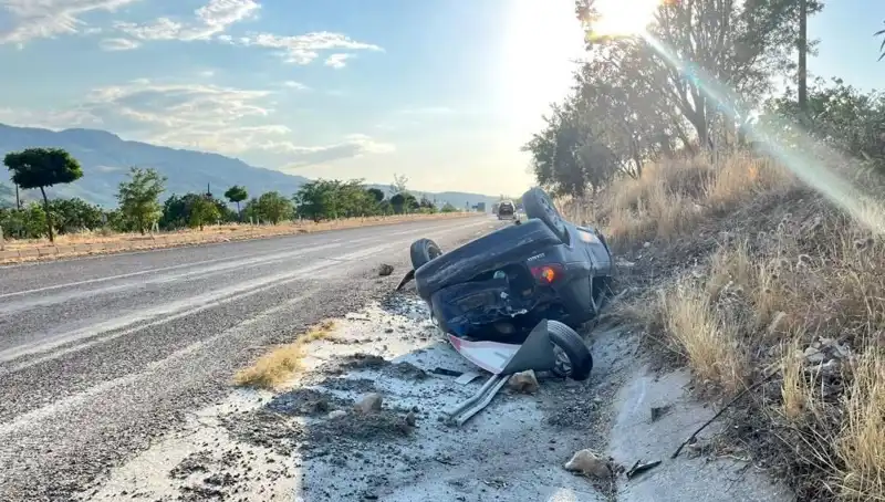 Adıyaman’da Şok Kaza: Otomobil Takla Attı, Öğrenciler Yaralandı