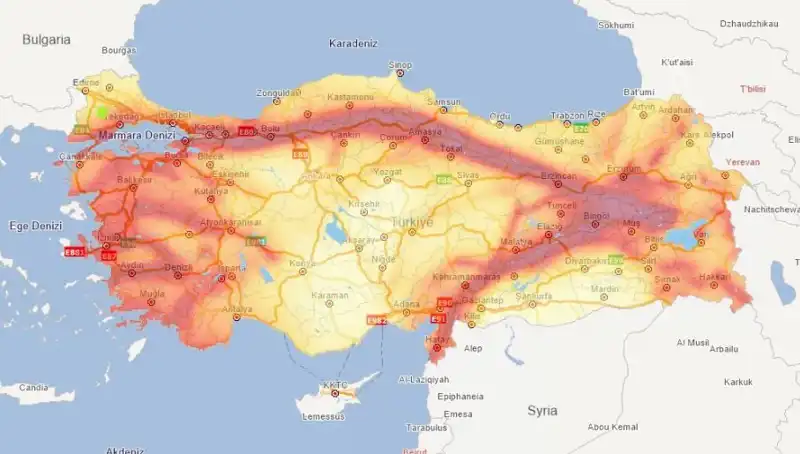 Deprem Tehlikesi: 45 İl ve 110 İlçe Fay Hattı Üzerinde