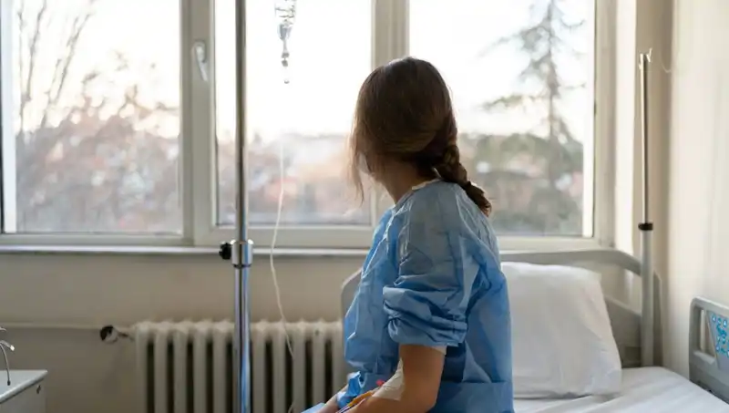27 Yaşındaki Kadının Meme Kanseri Mücadelesi: Doktorlar Ciddiye Almadı!