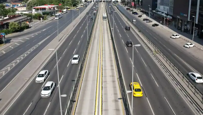 İstanbul Bayramda Boş Kaldı: Araç Trafiği Neden Bu Kadar Az?